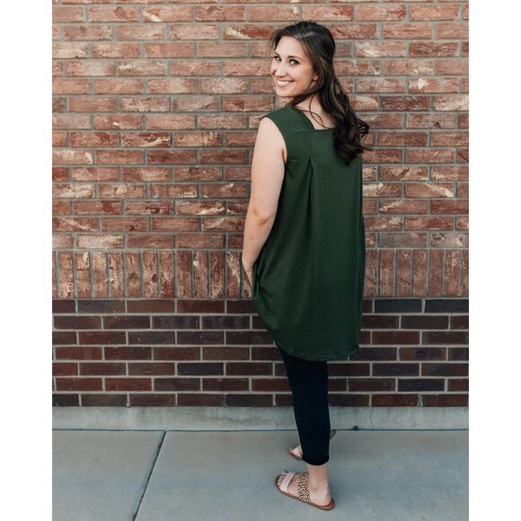 NWT OLIVE GREEN TUNIC TOP - Medium - Picture 6 of 7